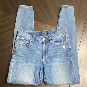 Lucky Brand women’s Distressed skinny jeans
